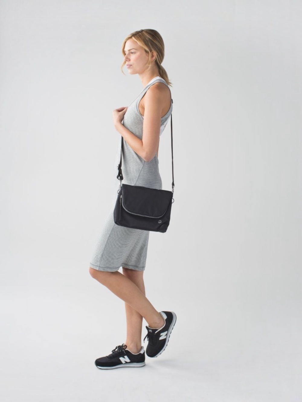Lululemon Party Om Bag Crossbody in Black - Picture 13 of 16